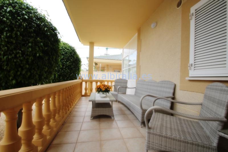 One floor villa of 128m2 for sale in Albir I V103