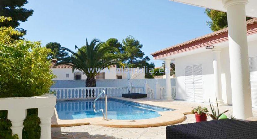 Long term rent property in Alfaz Albir area big villa