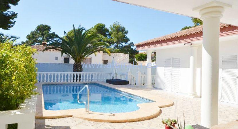 Spacios villa for long term rent near norwegian school in Alfaz