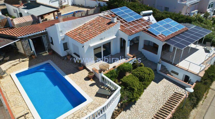 Villa with solar system panels for sale close to Barcelona