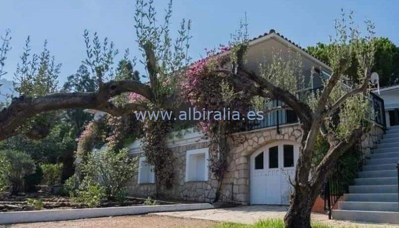 Mediterranean villa for sale in Albir