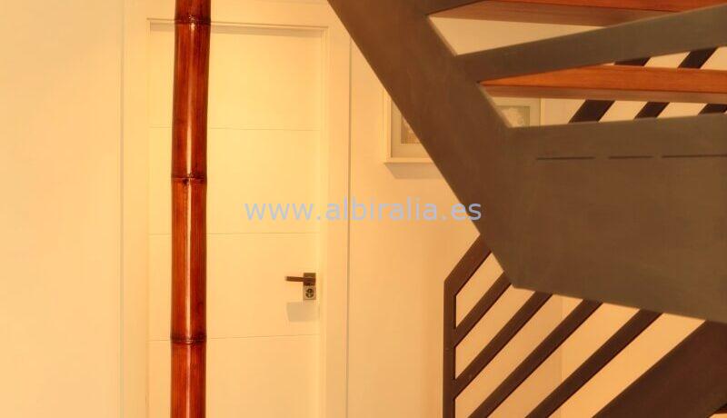 casa adosada con vista al mar se alquila en el albir