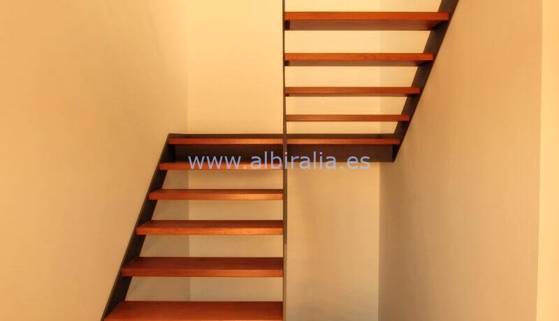 villa moderna con vista al mar se alquila para larga temporada