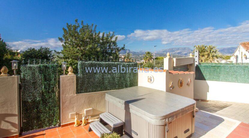 jacuzzi and all furniture incluided in that beautiful investment property in albir