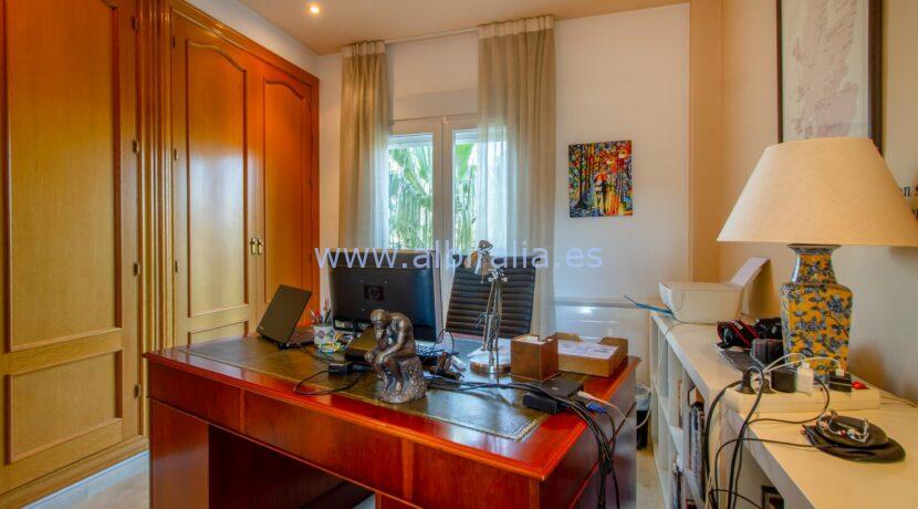 moderne toppleilighet til salgs i albir sentrum costa blanca nord spania