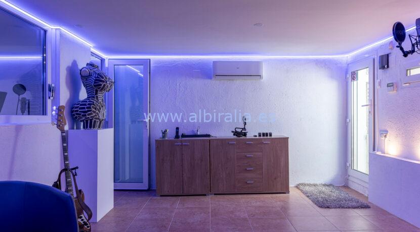 Modern villa with soundproofed home office in Costa Brava