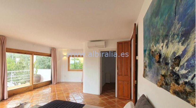 big bedrooms in suit