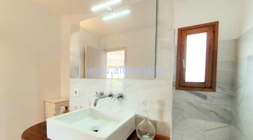 casa reformada con piscina privada para alquiler de larga temporada