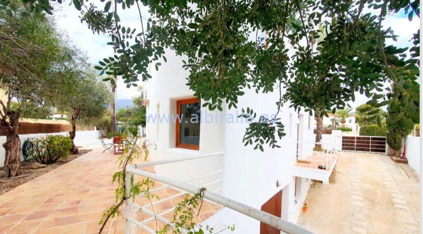 property long term rent Albiralia